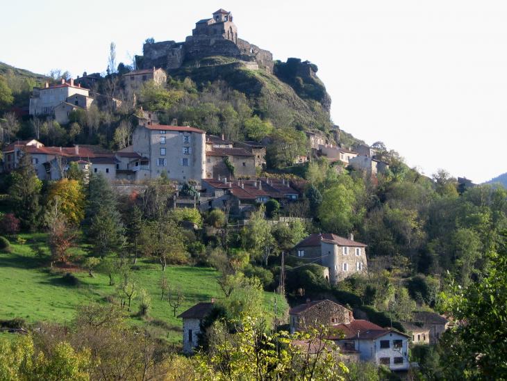 Saint-Ilpize château et bourg